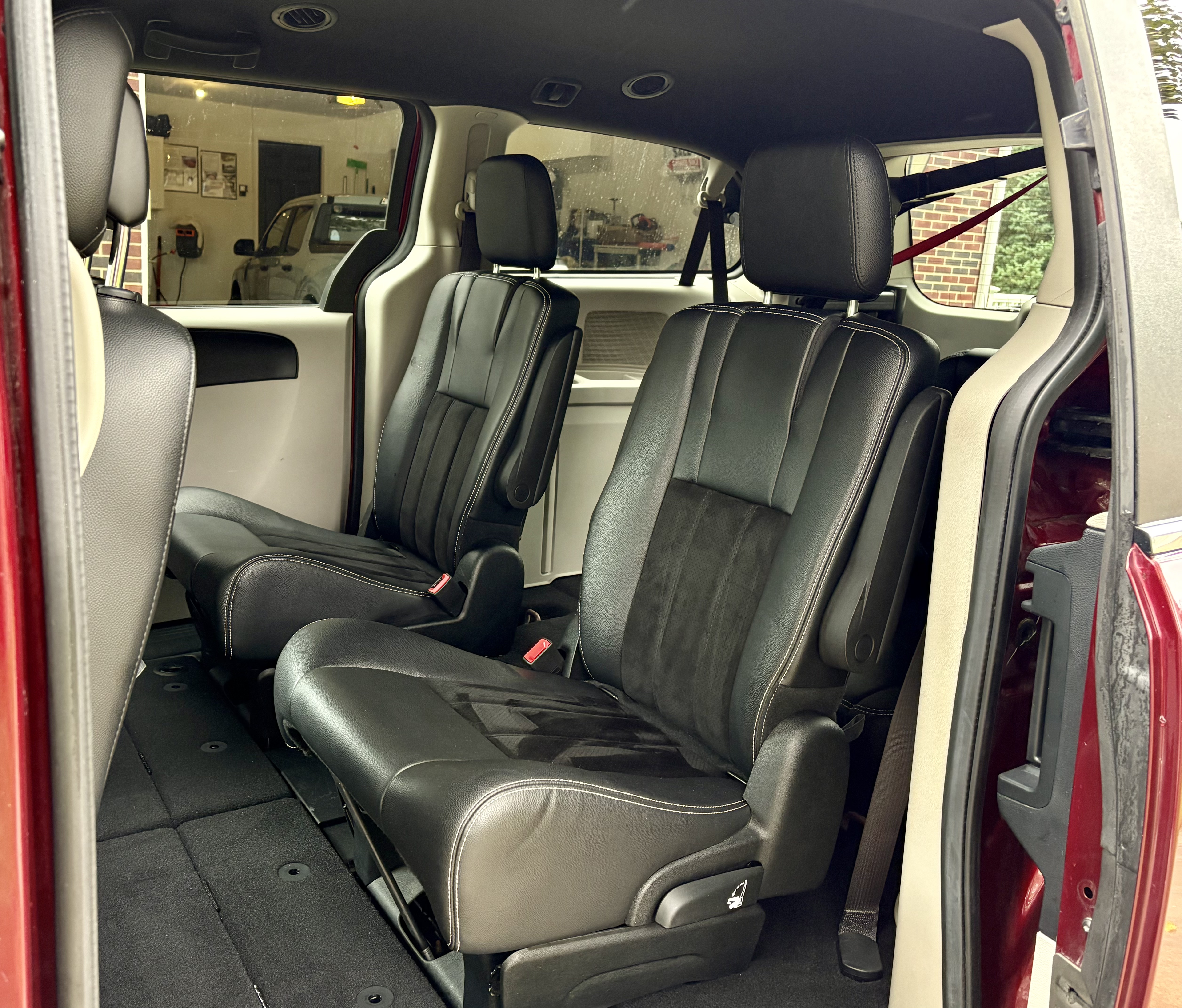Used 2017 Dodge Grand Caravan SXT FWD image 11