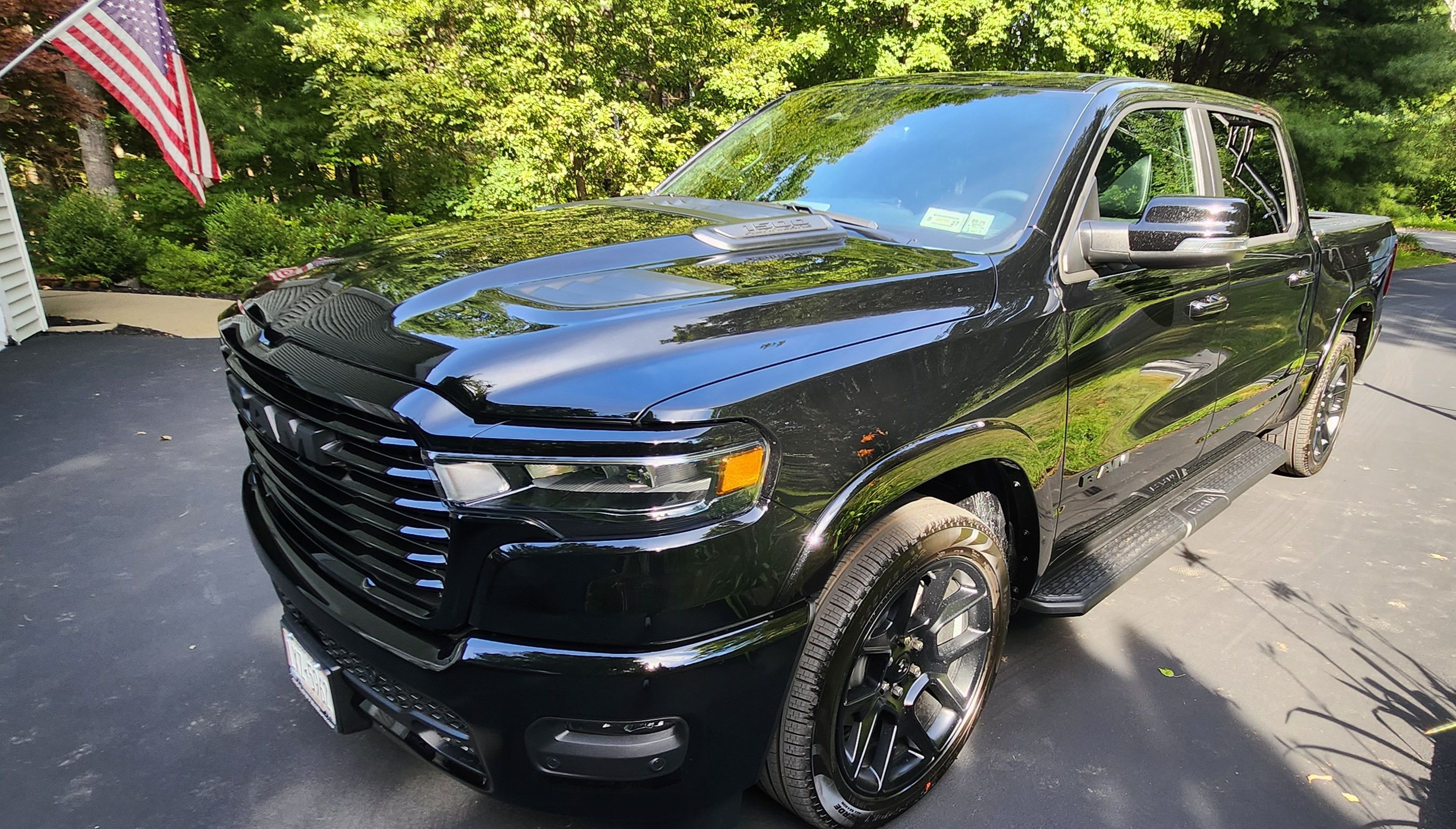 Used 2026 RAM 1500 Laramie w/ Night Edition AWD/4WD image 5