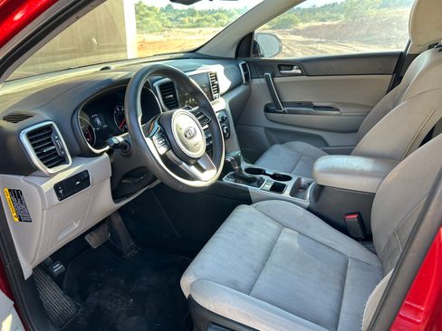 Used 2021 Kia Sportage LX image 5