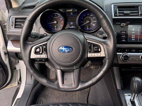 Used 2017 Subaru Outback 3.6R Touring w/ Popular Package #5A image 8