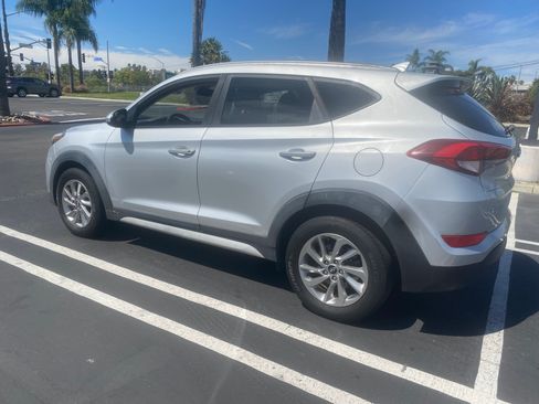 Used 2018 Hyundai Tucson SEL image 2