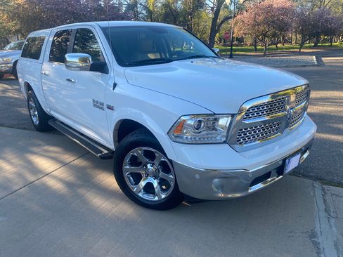 Used 2017 RAM 1500 Laramie w/ Convenience Group image 15