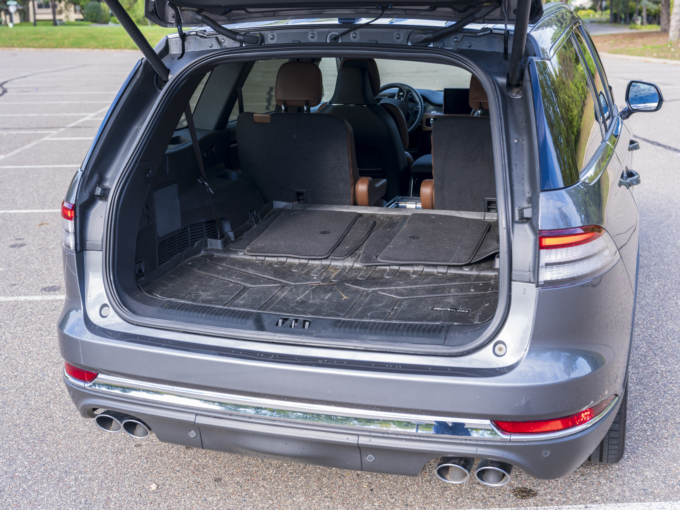 Used 2023 Lincoln Aviator Reserve w/ Equipment Group 201A AWD/4WD image 8