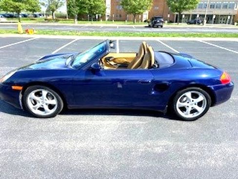 Used 2001 Porsche Boxster RWD image 2