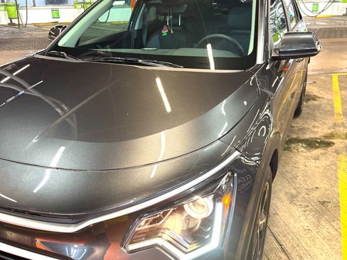 Used 2025 Kia Niro EX image 12