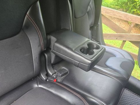 Used 2017 Jeep Cherokee Trailhawk AWD/4WD image 8