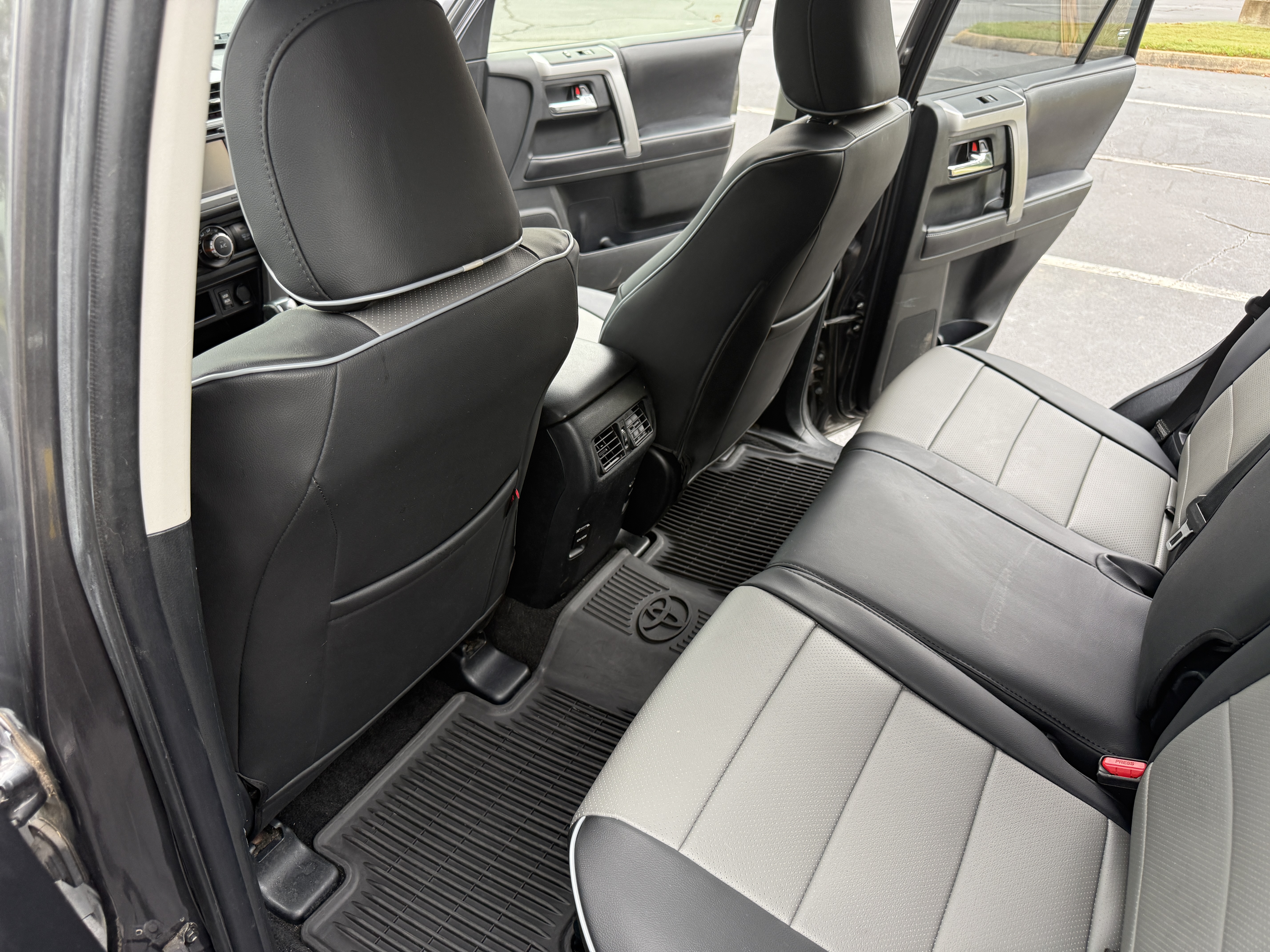 Used 2017 Toyota 4Runner SR5 AWD/4WD image 17