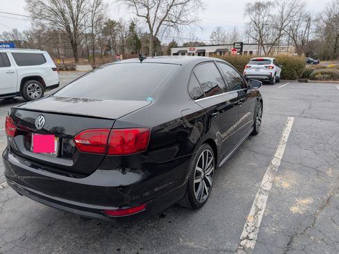 Used 2013 Volkswagen Jetta GLI Autobahn image 2