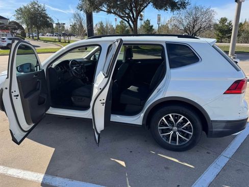 Used 2019 Volkswagen Tiguan SE image 4