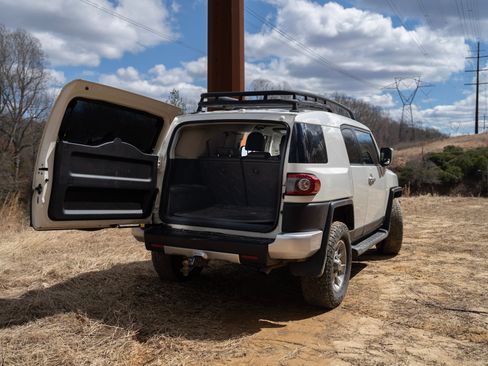 Used 2012 Toyota FJ Cruiser Sport Utility 2D w/ Upgrade Pkg image 14