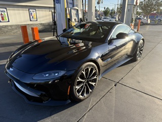 Used 2019 Aston Martin V8 Vantage Coupe RWD image 4