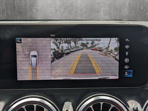 Used 2023 Mercedes-Benz GLB 250 image 5