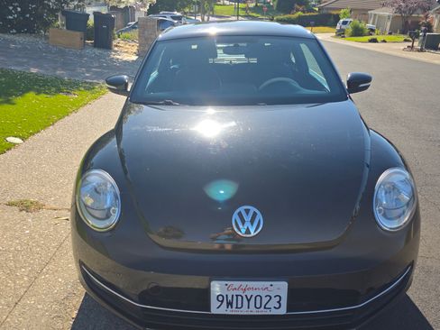 Used 2013 Volkswagen Beetle 2.0T FWD image 15