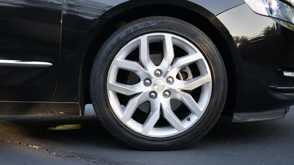 Used 2018 Chevrolet Impala Premier FWD image 17