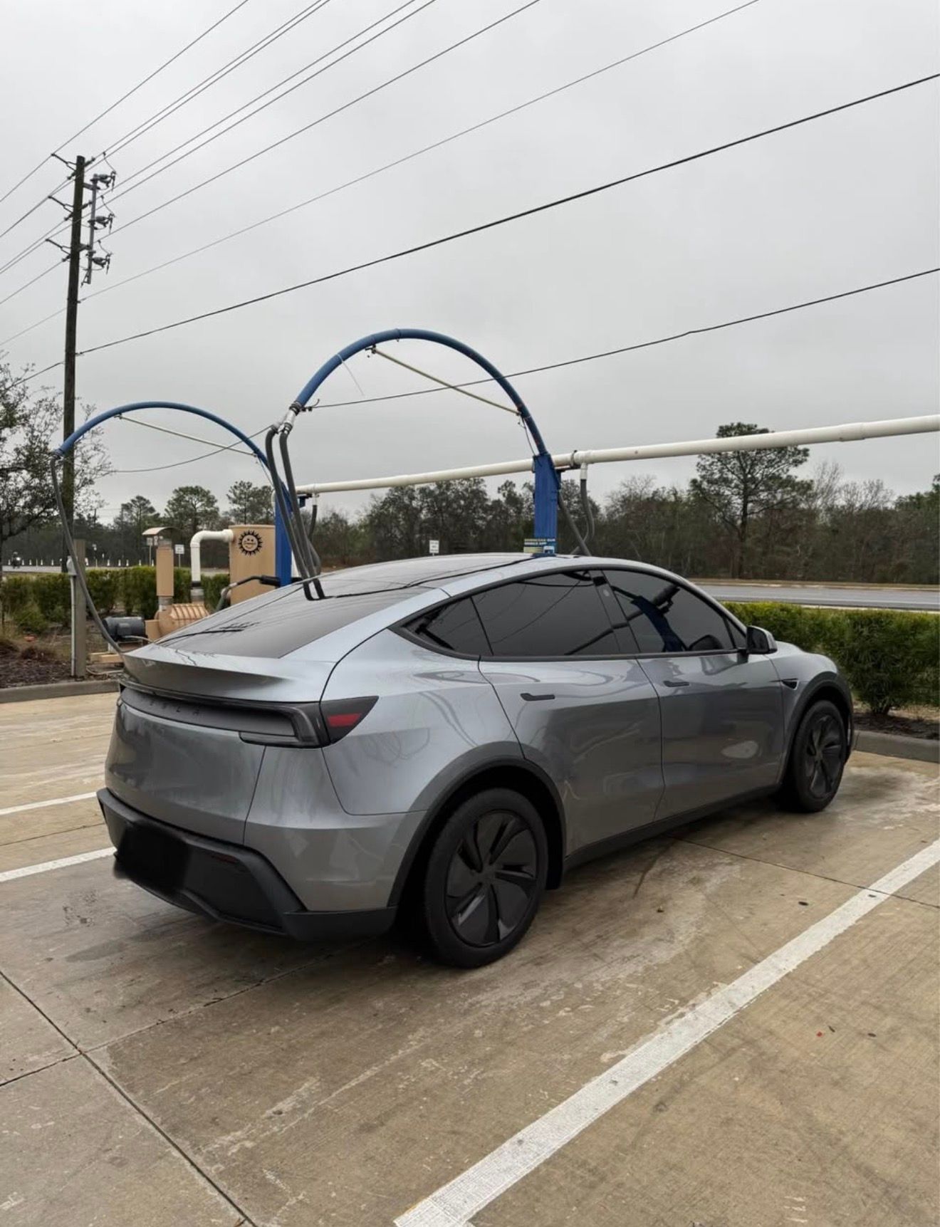 Used 2026 Tesla Model Y Long Range RWD image 2