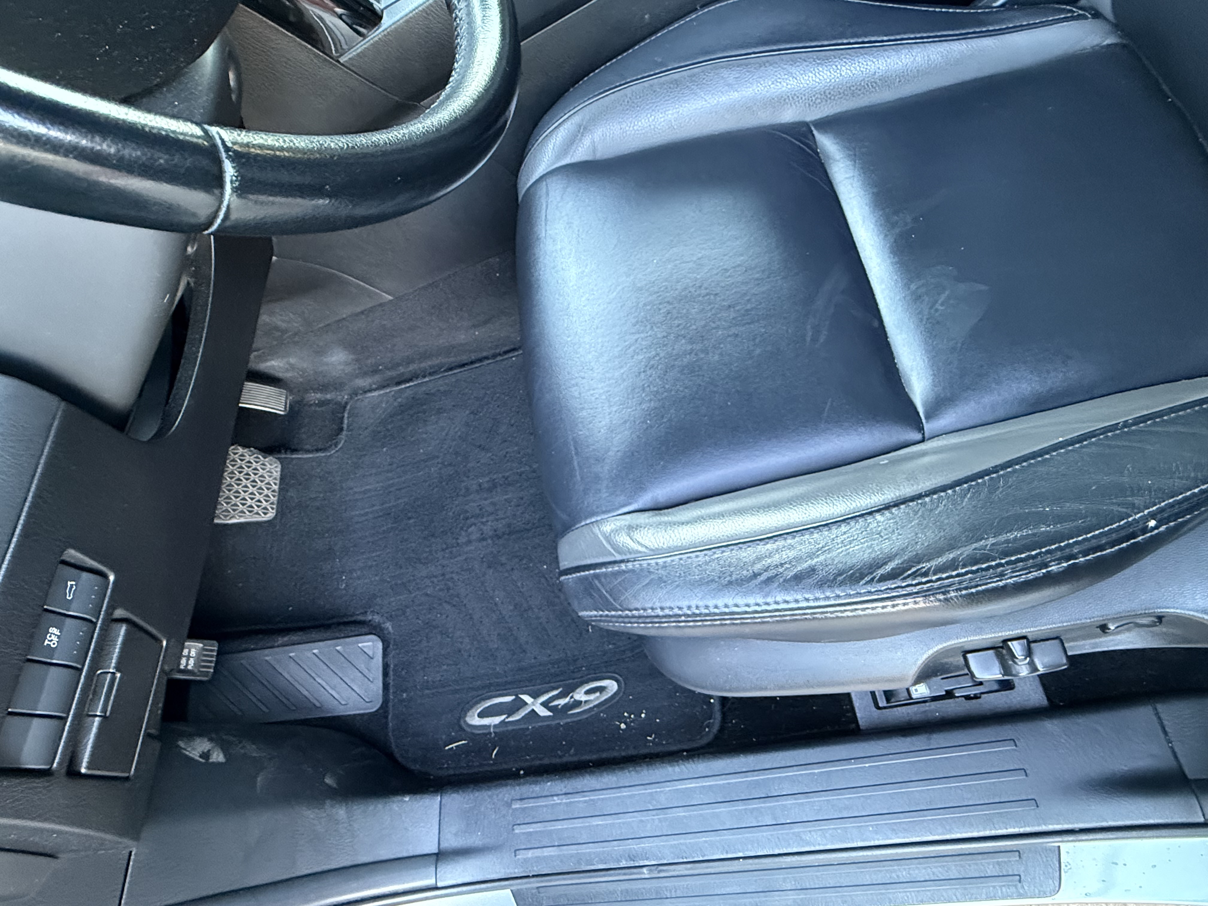 Used 2011 MAZDA CX-9 Touring w/ Moonroof & Bose Audio Pkg FWD image 10