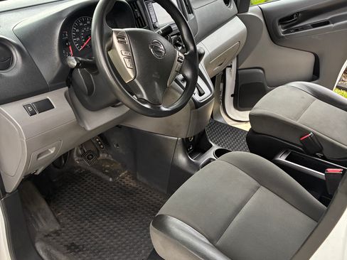 Used 2021 Nissan NV200 S FWD image 4
