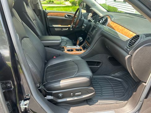 Used 2009 Buick Enclave CXL w/ Entertainment Package #4 image 16