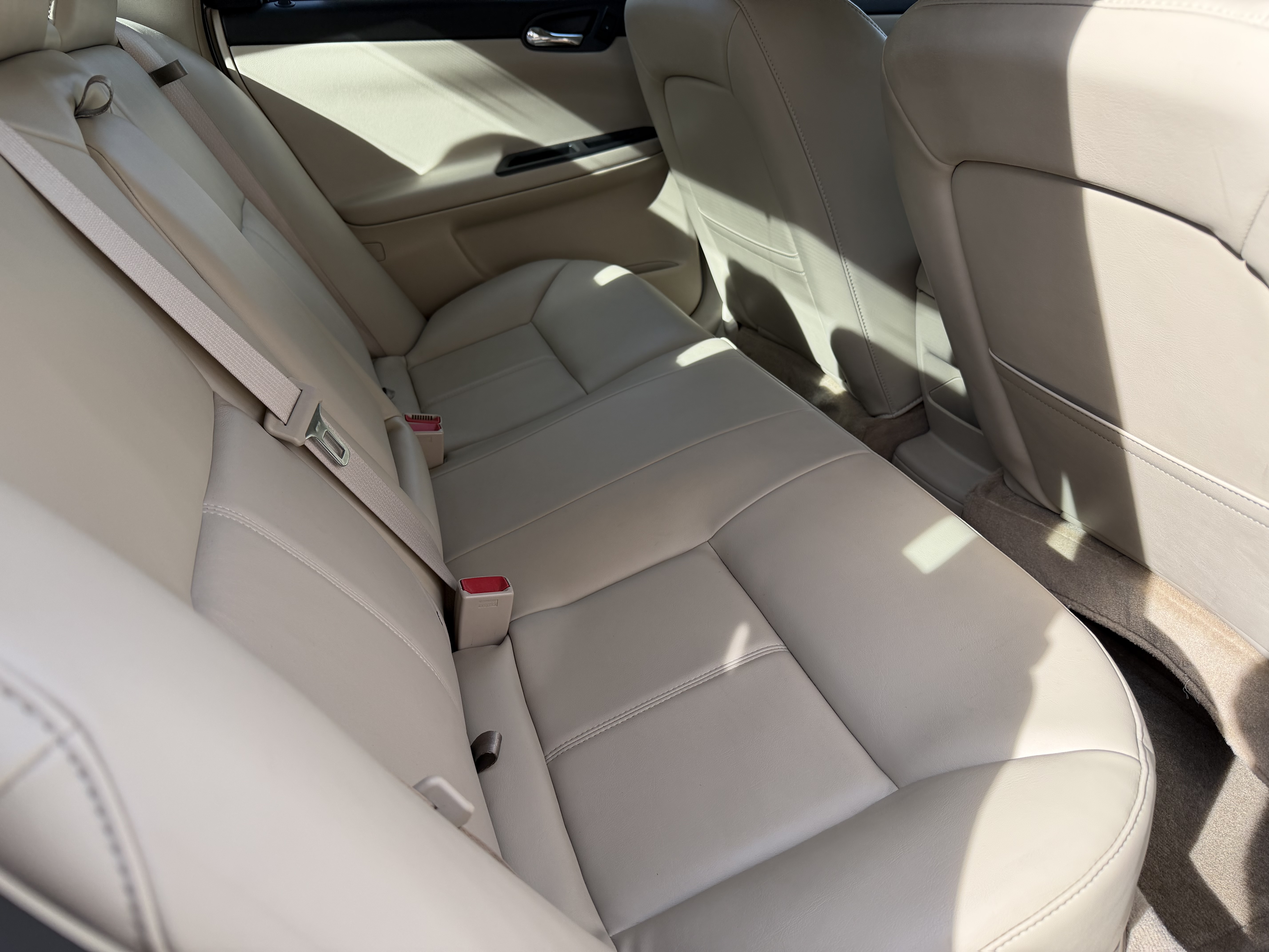 Used 2011 Chevrolet Impala LT w/ Luxury Edition Package FWD image 14