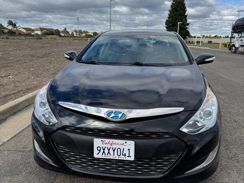 Used 2013 Hyundai Sonata Hybrid FWD image 2