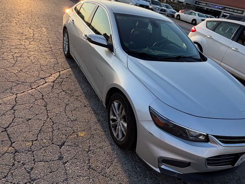 Used 2017 Chevrolet Malibu LT FWD image 4