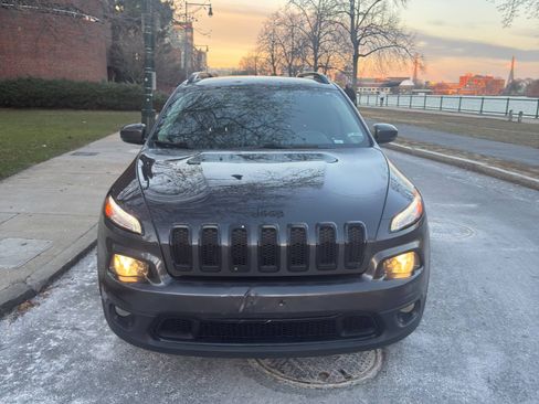 Used 2016 Jeep Cherokee Latitude w/ Comfort/Convenience Group image 4