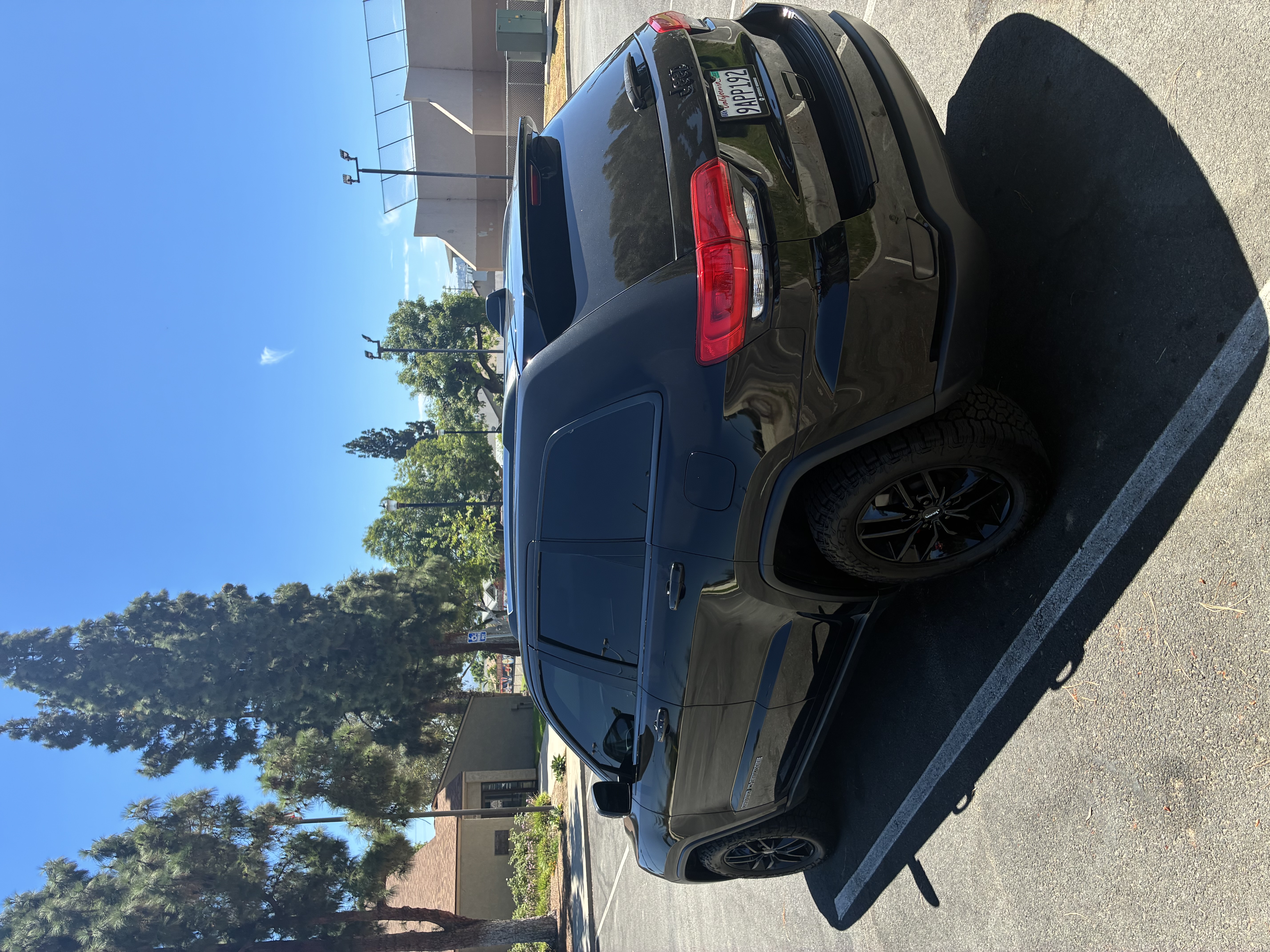Used 2017 Jeep Grand Cherokee Limited AWD/4WD image 5