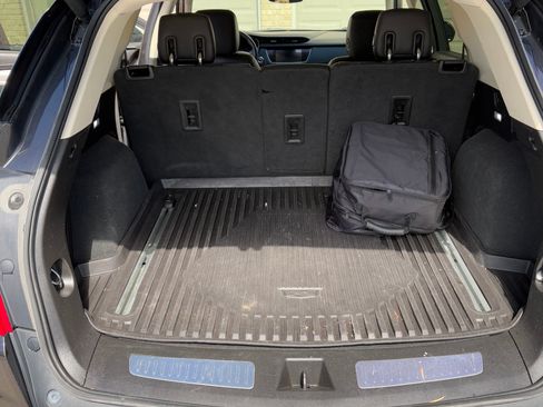 Used 2018 Cadillac XT5 Luxury image 9