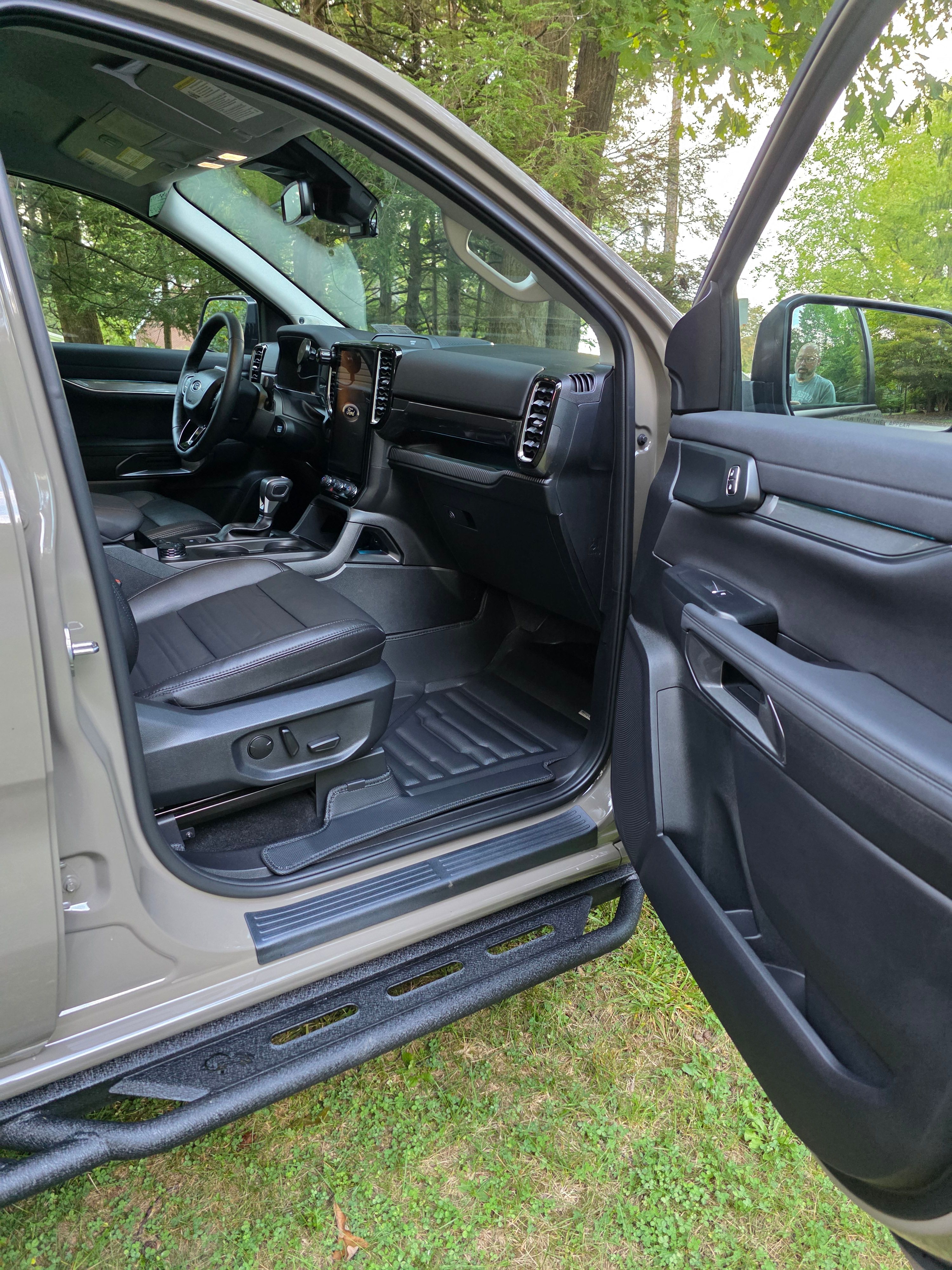 Used 2025 Ford Ranger Lariat w/ Black Appearance Package AWD/4WD image 6