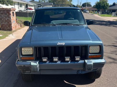 Used 1998 Jeep Cherokee Sport image 2
