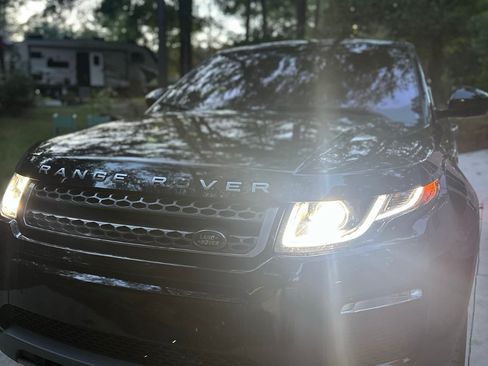 Used 2019 Land Rover Range Rover Evoque HSE image 6