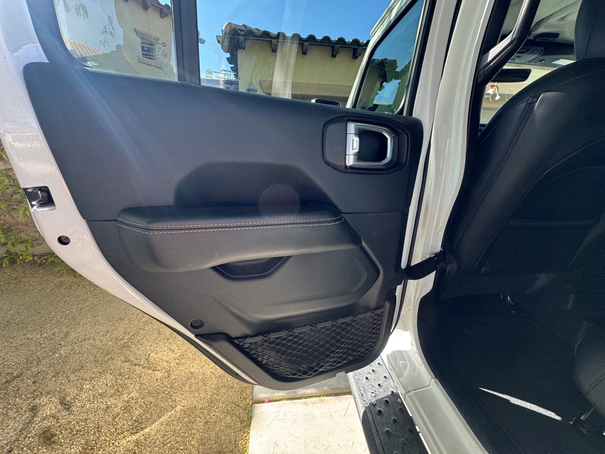 Used 2018 Jeep Wrangler Unlimited Sahara AWD/4WD image 19