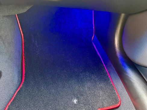 Used 2004 Chevrolet Corvette Convertible w/ Preferred Equipment Group image 19