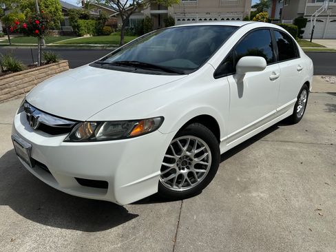 Used 2011 Honda Civic LX image 1