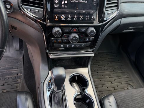 Used 2021 Jeep Grand Cherokee Laredo X AWD/4WD image 15