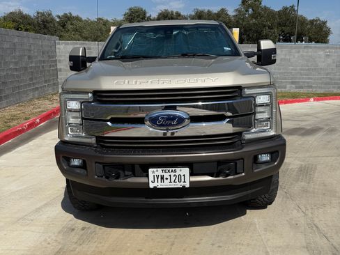 Used 2017 Ford F250 King Ranch w/ King Ranch Ultimate Package image 4