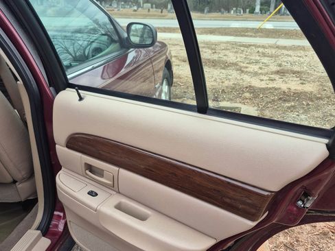 Used 2004 Mercury Grand Marquis LS image 4