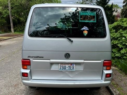 Used 2002 Volkswagen Eurovan MV FWD image 10