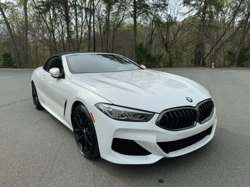 Used 2022 BMW 840i Convertible image 1