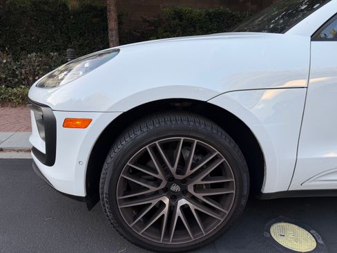 Used 2022 Porsche Macan image 4