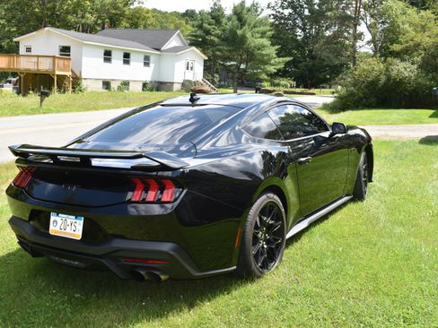Used 2024 Ford Mustang GT Premium w/ GT Performance Package RWD image 15
