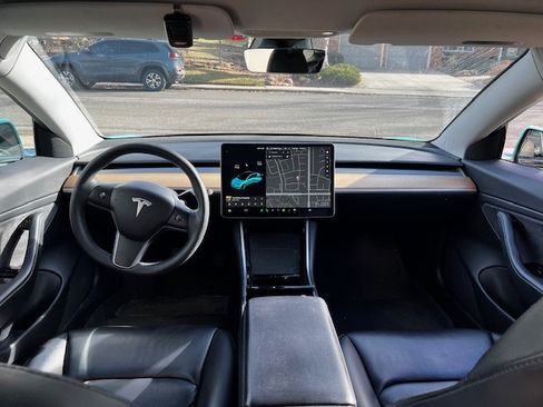Used 2020 Tesla Model 3 Long Range image 2