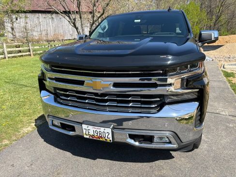 Used 2020 Chevrolet Silverado 1500 LTZ w/ LTZ Plus Package image 12