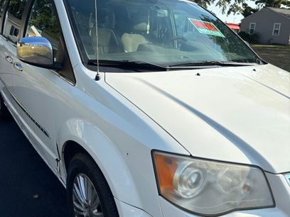 Used 2012 Chrysler Town & Country Limited w/ Luxury Group