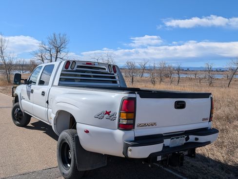 Used 2007 GMC Sierra 3500 SLT w/ Heavy-Duty Power Package image 6