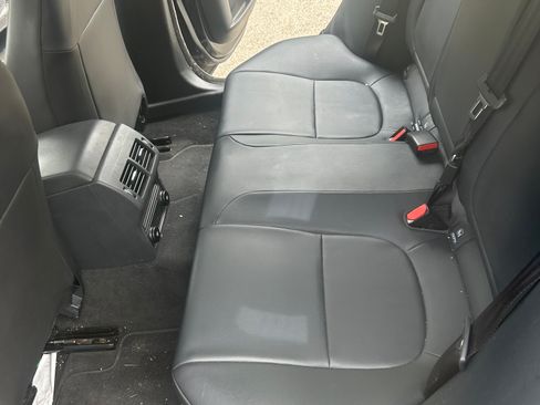 Used 2019 Jaguar XE Premium image 14