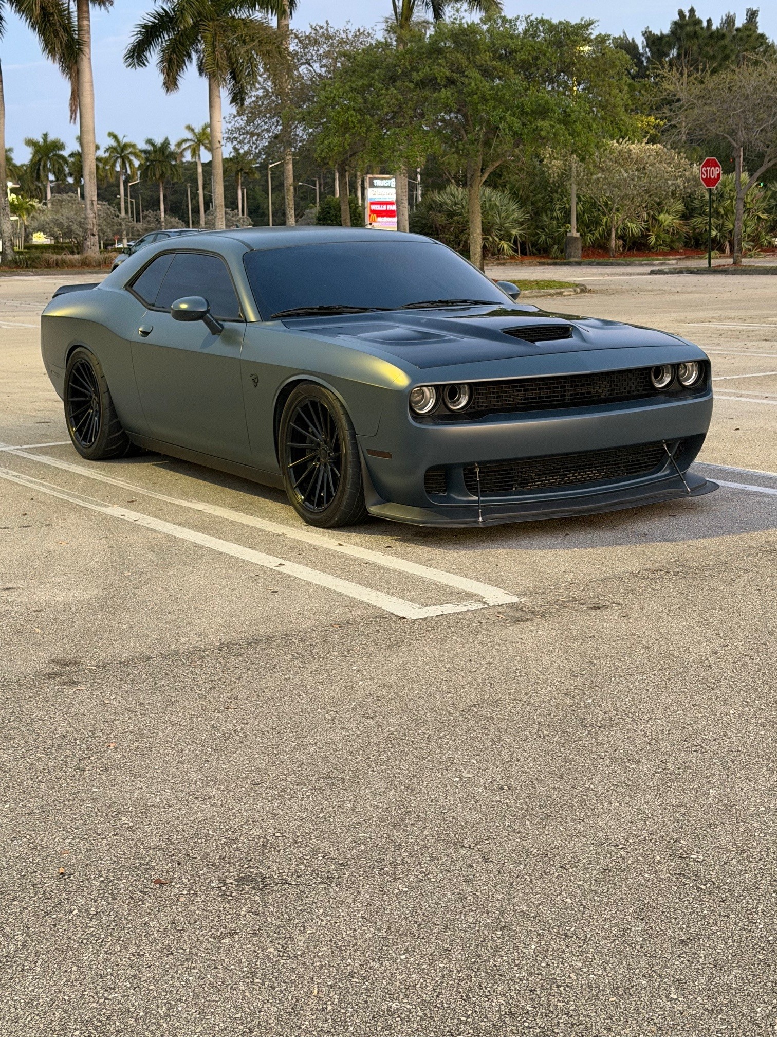 Used 2016 Dodge Challenger SRT Hellcat RWD image 2