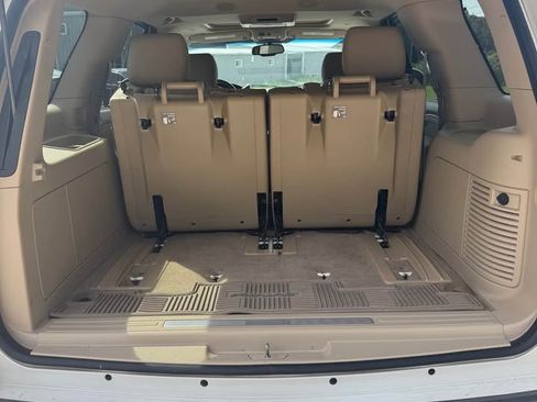 Used 2014 Cadillac Escalade Premium image 11