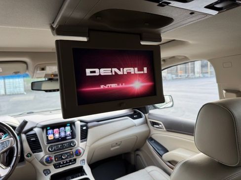 Used 2019 GMC Yukon XL Denali w/ Denali Ultimate Package image 13