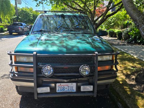 Used 1995 Chevrolet Tahoe 4WD 2-Door image 4